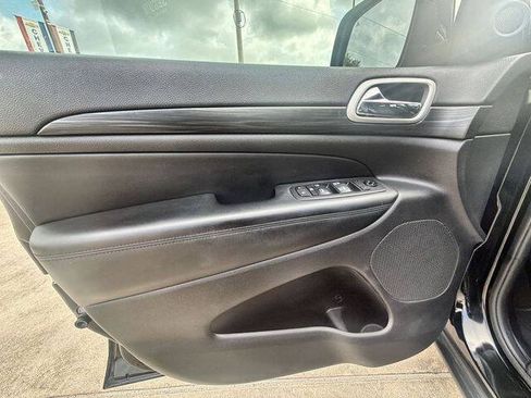Used 2021 Jeep Grand Cherokee Laredo RWD image 21