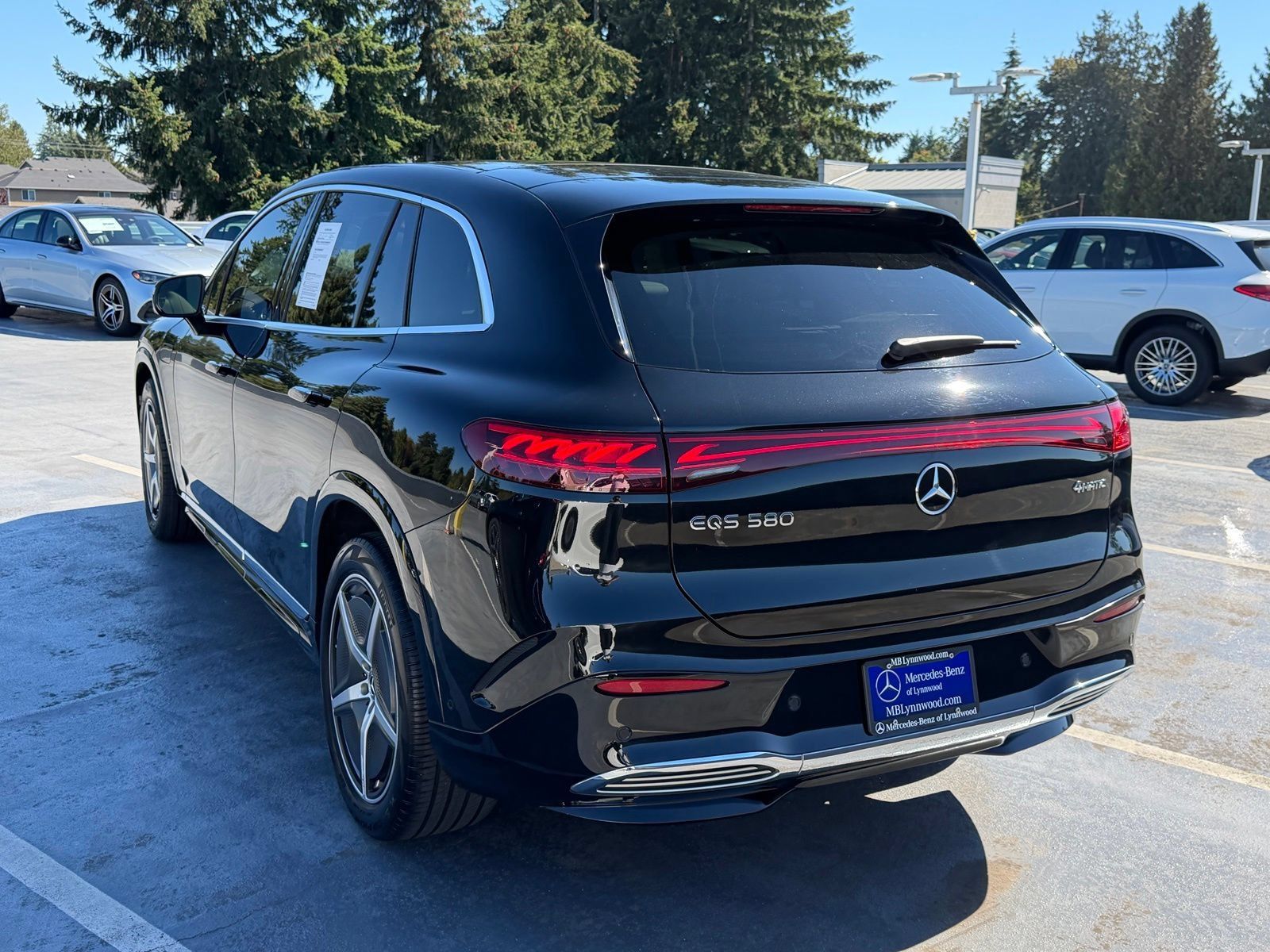 Used 2023 Mercedes-Benz EQS 580 4MATIC SUV image 8