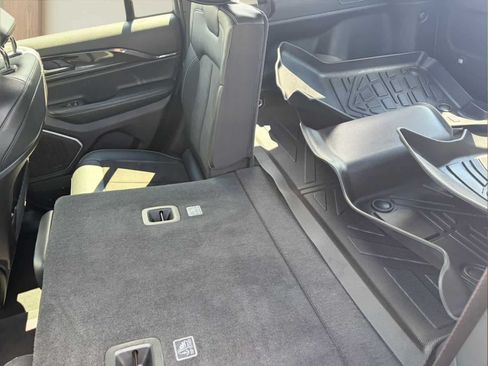 Used 2022 Jeep Grand Cherokee Altitude AWD/4WD image 22