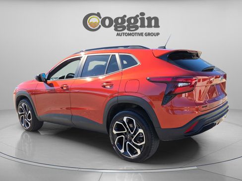 Used 2024 Chevrolet Trax RS w/ Driver Confidence Package image 4