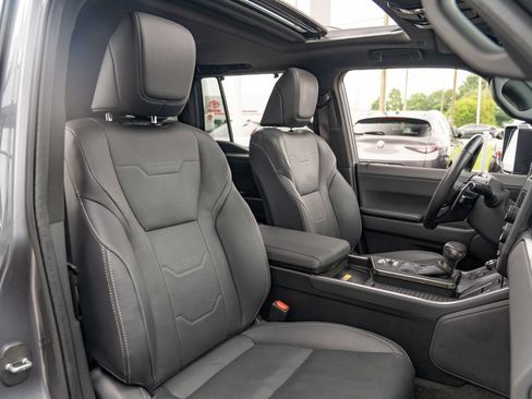 Used 2025 Lexus GX 550 w/ Accessory Package (2T) AWD/4WD image 24