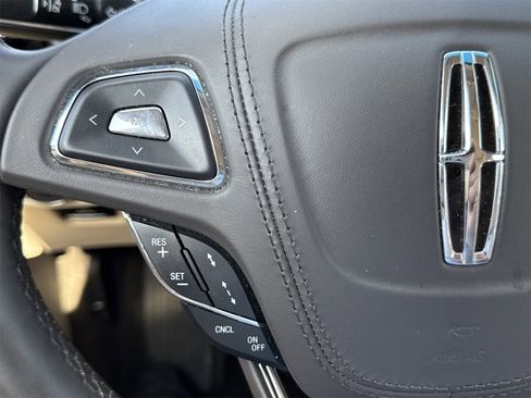 Used 2019 Lincoln MKZ Reserve image 22