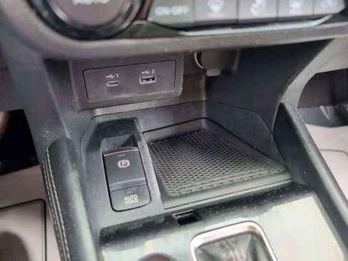 Used 2021 Nissan Kicks SR FWD image 24