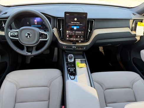 New 2027 Volvo XC60 B5 Plus AWD/4WD image 8
