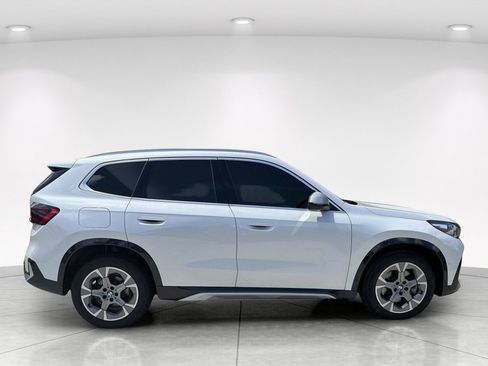Certified 2024 BMW X1 xDrive28i AWD/4WD image 3