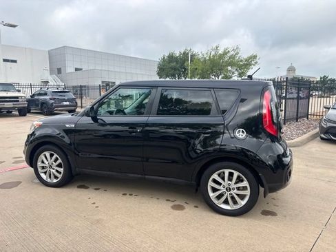 Used 2018 Kia Soul + FWD image 8