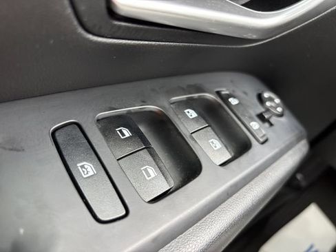 Used 2023 Hyundai Santa Cruz SEL Premium AWD/4WD image 16