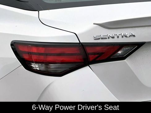Used 2023 Nissan Sentra SR w/ SR Premium Package image 11