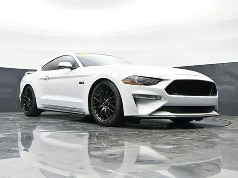 Used 2018 Ford Mustang GT Premium w/ Equipment Group 401A RWD image 26
