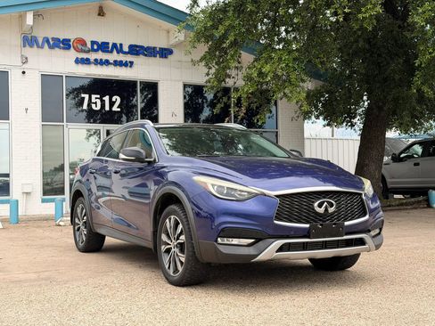 Used 2017 INFINITI QX30 Premium w/ Navigation Package AWD/4WD image 1