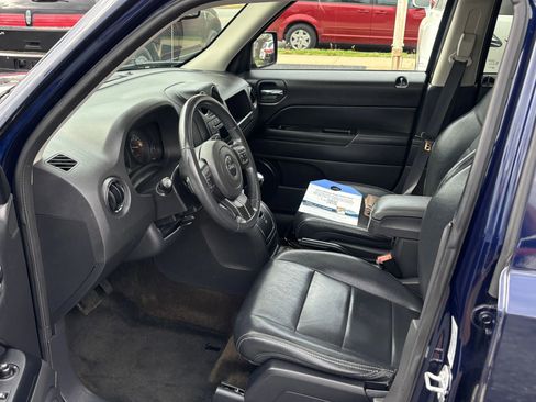 Used 2017 Jeep Patriot High Altitude AWD/4WD image 12
