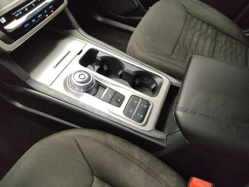 Used 2020 Ford Explorer XLT image 26