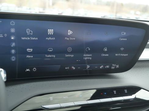 Used 2025 Buick Enclave Avenir image 24