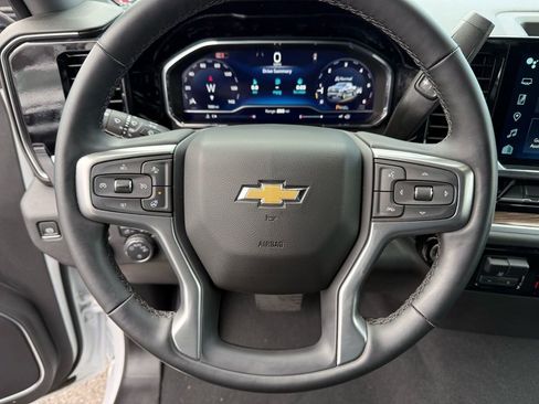 Used 2025 Chevrolet Silverado 1500 LT image 20