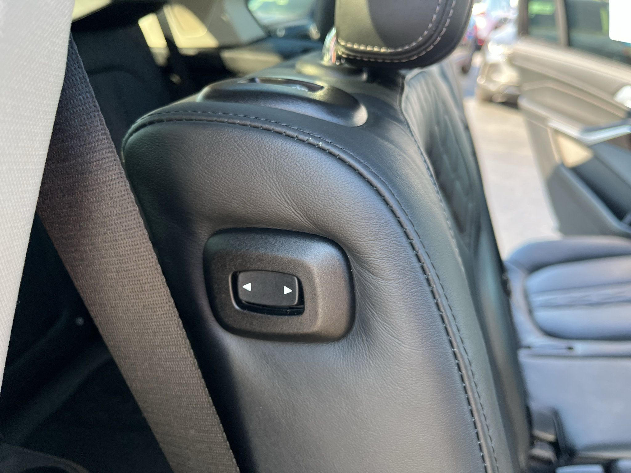 Used 2025 BMW X7 xDrive40i AWD/4WD image 53