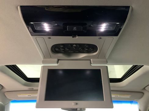 Used 2016 Cadillac Escalade Luxury image 19