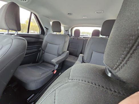 Certified 2022 Ford Explorer XLT image 21