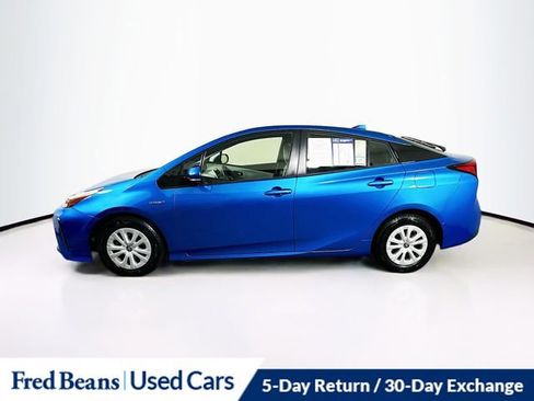 Used 2019 Toyota Prius LE image 4