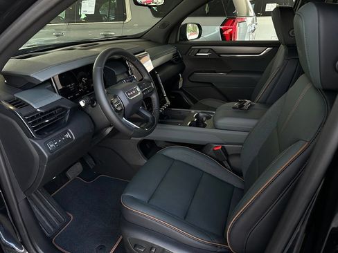 New 2026 GMC Acadia AT4 w/ Luxury Package AWD/4WD image 10