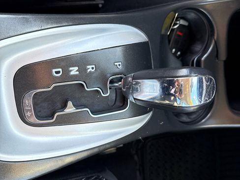 Used 2018 Dodge Journey SE image 22