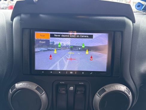 Used 2017 Jeep Wrangler Sport AWD/4WD image 23