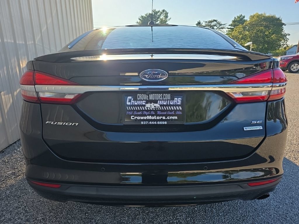 Used 2017 Ford Fusion SE w/ Equipment Group 201A FWD image 6