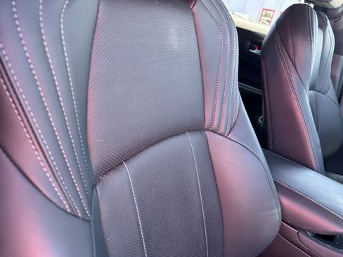 Used 2021 Toyota Venza XLE w/ Softex Package AWD/4WD image 13