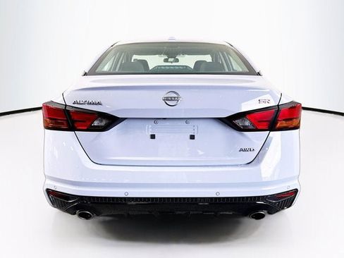 Used 2024 Nissan Altima 2.5 SR w/ SR Premium Package image 6