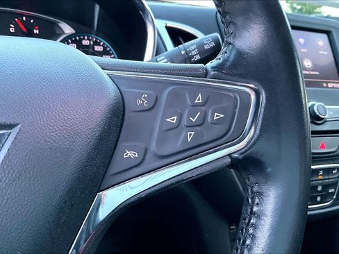 Used 2021 Chevrolet Equinox LT FWD image 25