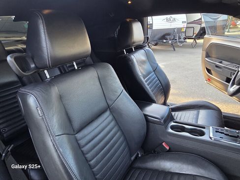 Used 2011 Dodge Challenger SE image 11