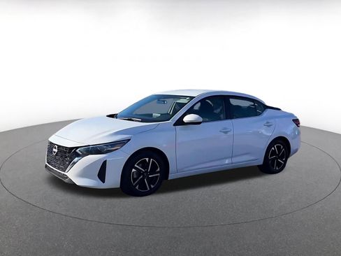 Used 2025 Nissan Sentra SV image 9