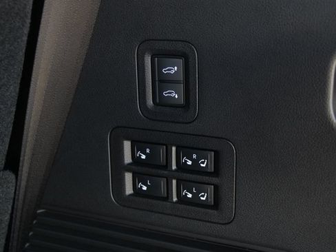 Certified 2025 Nissan Armada Platinum Reserve AWD/4WD image 13