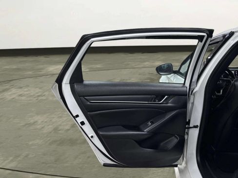 Used 2022 Honda Accord Sport image 13