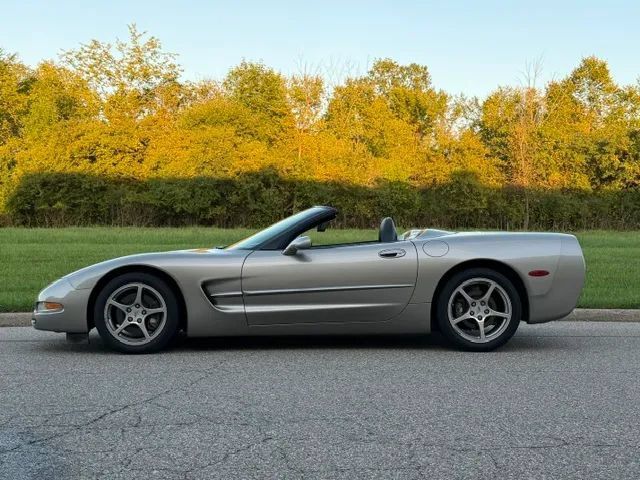 Used 2002 Chevrolet Corvette Convertible w/ Preferred Equipment Group2 RWD image 34