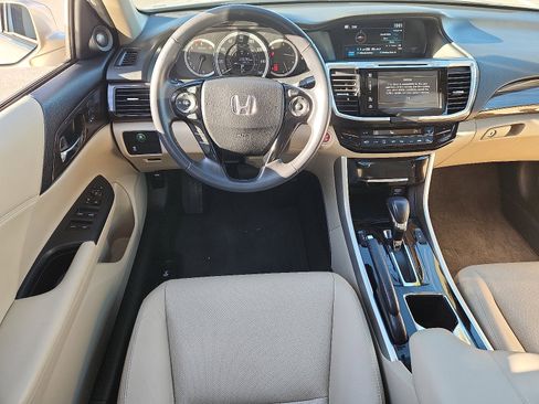 Used 2017 Honda Accord EX-L image 11