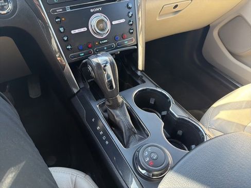 Used 2018 Ford Explorer Limited image 24