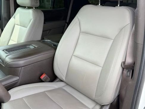 Used 2022 Chevrolet Tahoe LT w/ LT Signature Plus Package image 8