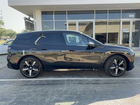 Used 2024 BMW iX xDrive50 w/ Premium Package AWD/4WD image 2