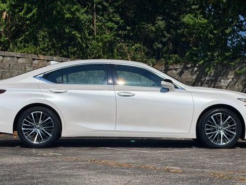 Certified 2023 Lexus ES 350 w/ Premium Package FWD image 5