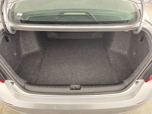 Used 2019 Honda Accord LX image 11