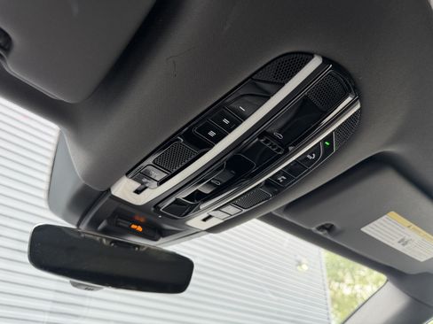 Used 2019 Porsche Cayenne AWD/4WD image 28