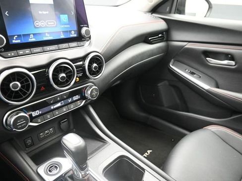 Used 2025 Nissan Sentra SR w/ SR Premium Package image 29