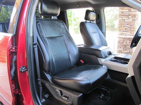 Used 2017 Ford F250 Lariat w/ Lariat Value Package AWD/4WD image 22
