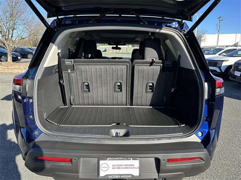 New 2025 Nissan Pathfinder SV w/ SV Premium Package image 12