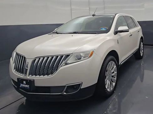 Used 2014 Lincoln MKX AWD w/ Equipment Group 102A image 4