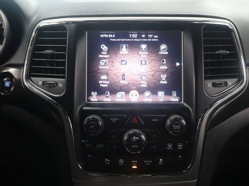 Used 2017 Jeep Grand Cherokee Altitude AWD/4WD image 21
