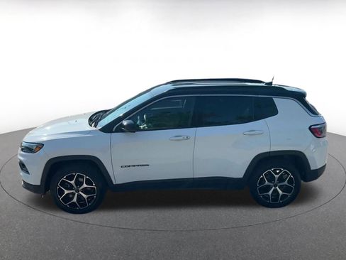 Used 2025 Jeep Compass Limited AWD/4WD image 9