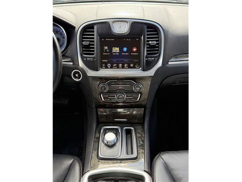 Used 2016 Chrysler 300 C RWD image 11