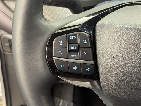 Used 2025 Ford Explorer Platinum image 16