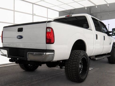 Used 2016 Ford F250 XLT AWD/4WD image 2